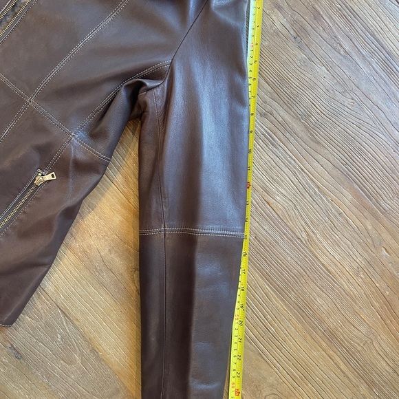 Fur Lined Leather Jacket With Gorgeous Fox Collar. - Picture 12 of 15